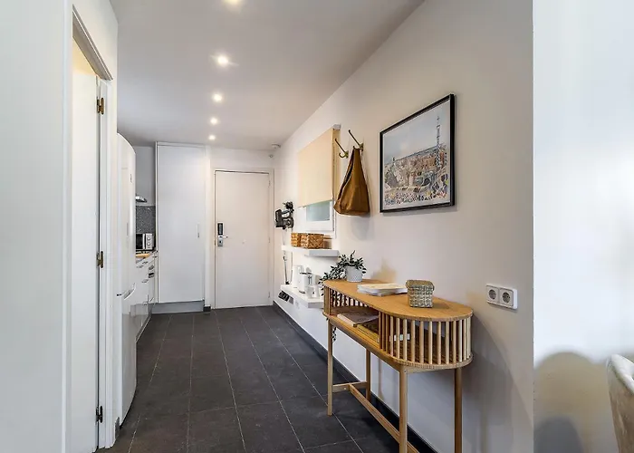 4329 - Ab Eixample Centric * برشلونة